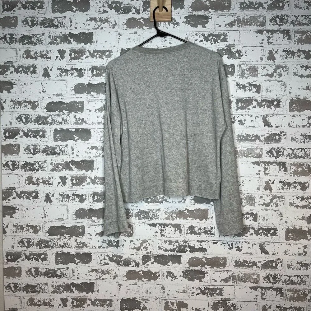 Nike | women dry fit wide sleeve cropped crewneck